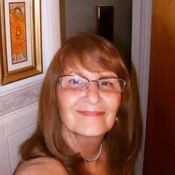 Meet your Posher, Deb - Picture 1 of 1